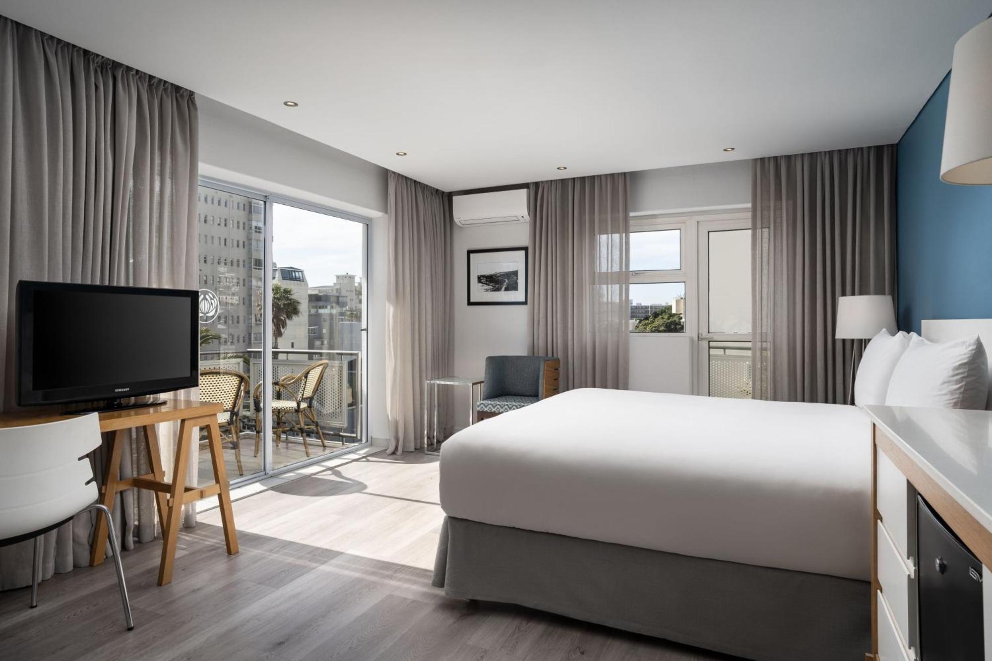 Protea Hotel By Marriott Cape Town Sea Point Exterior photo