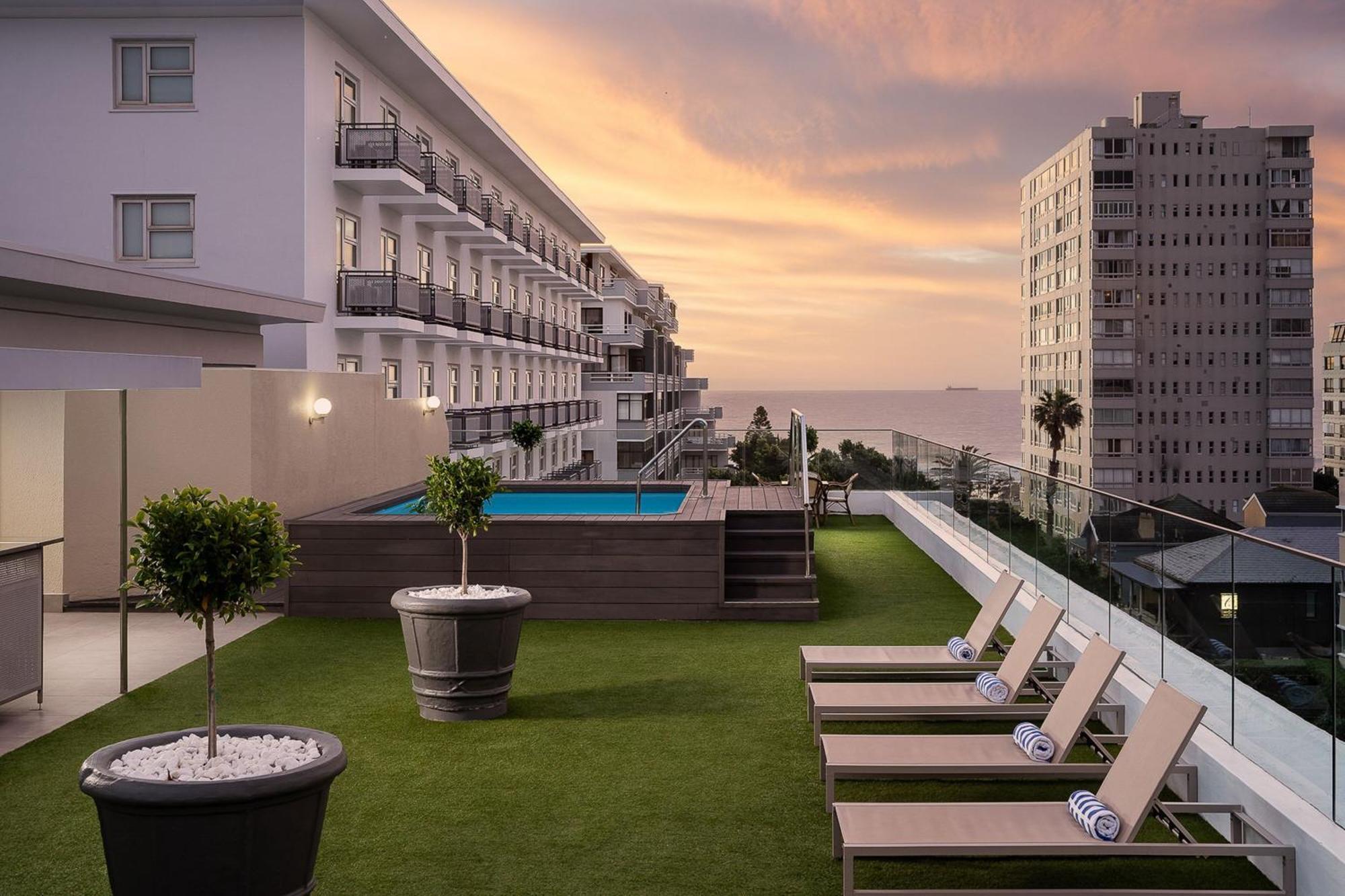 Protea Hotel By Marriott Cape Town Sea Point Exterior photo