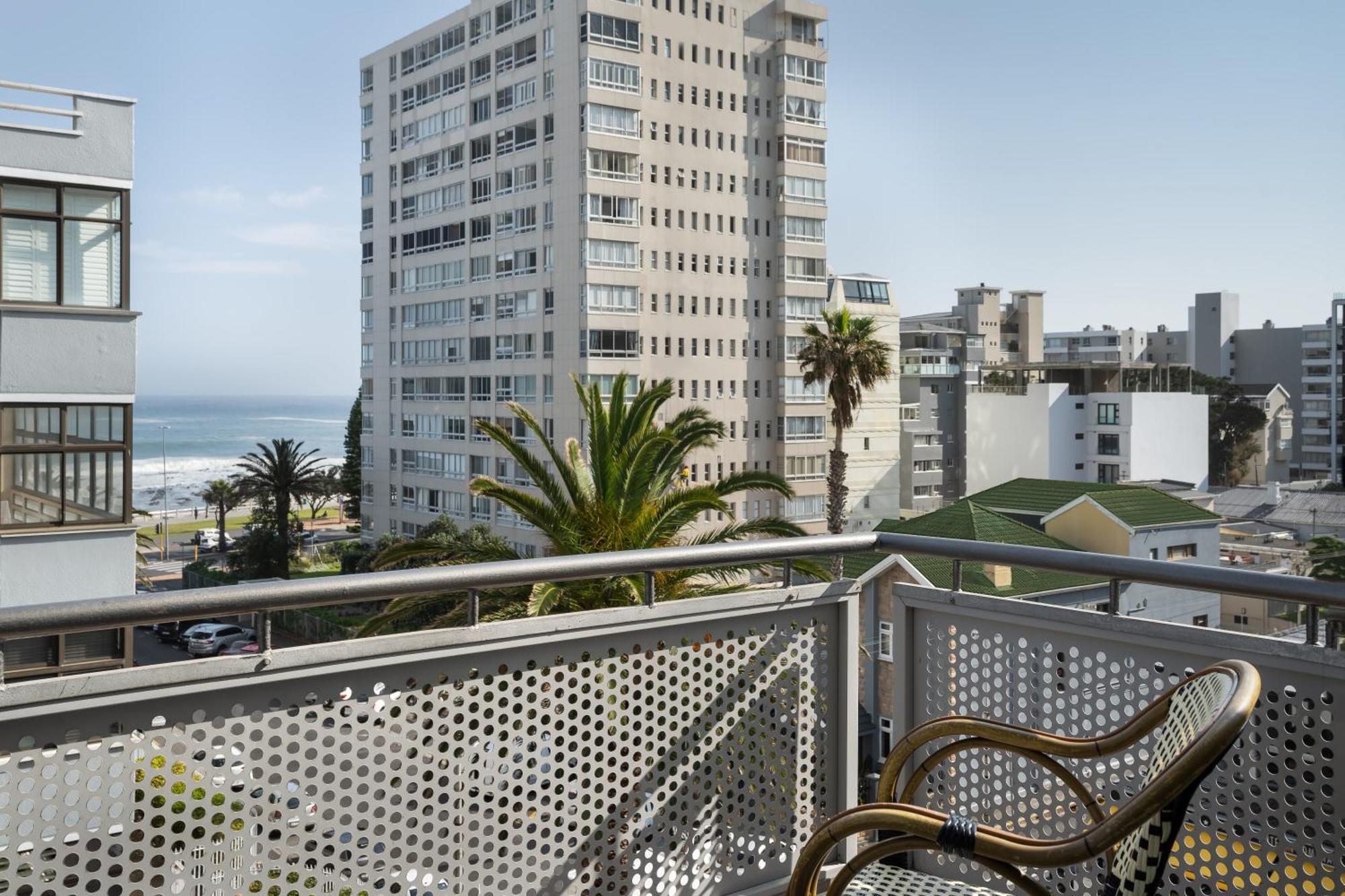 Protea Hotel By Marriott Cape Town Sea Point Exterior photo