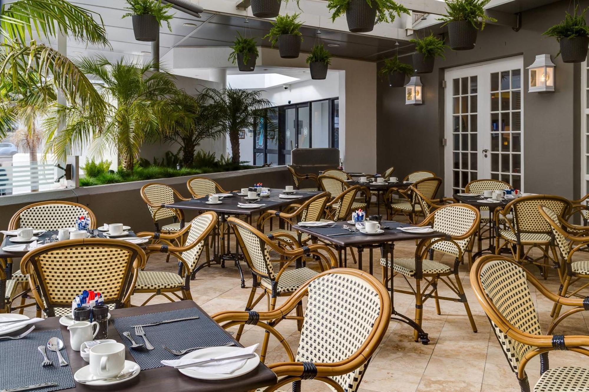 Protea Hotel By Marriott Cape Town Sea Point Exterior photo